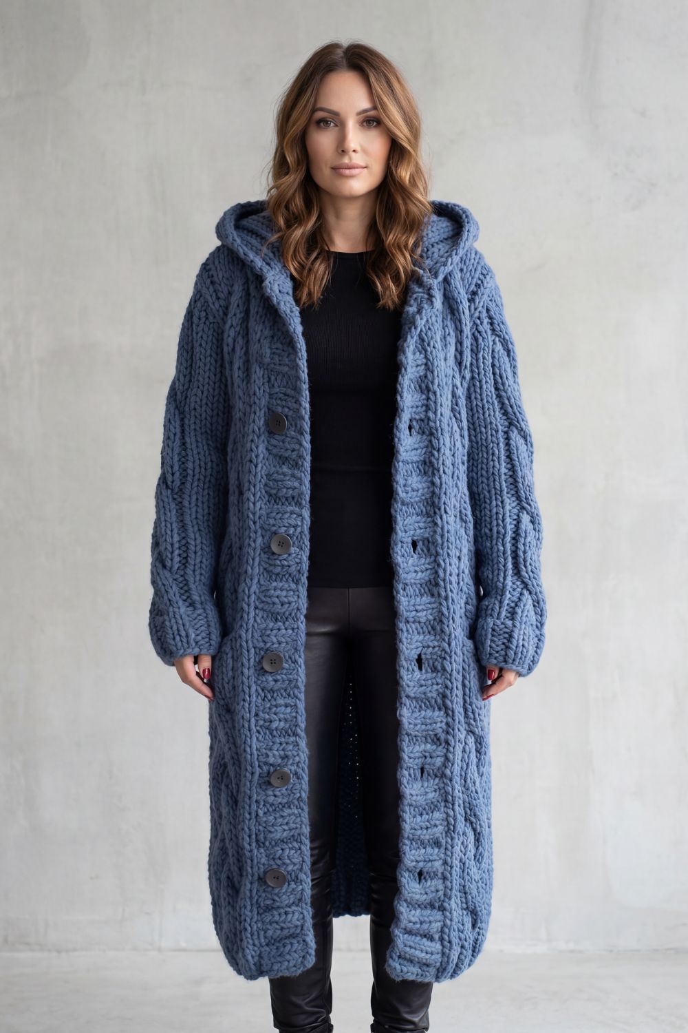 Karinaè – Oversize'owy warkoczowy splot – Płaszcz-kardigan z kapturem