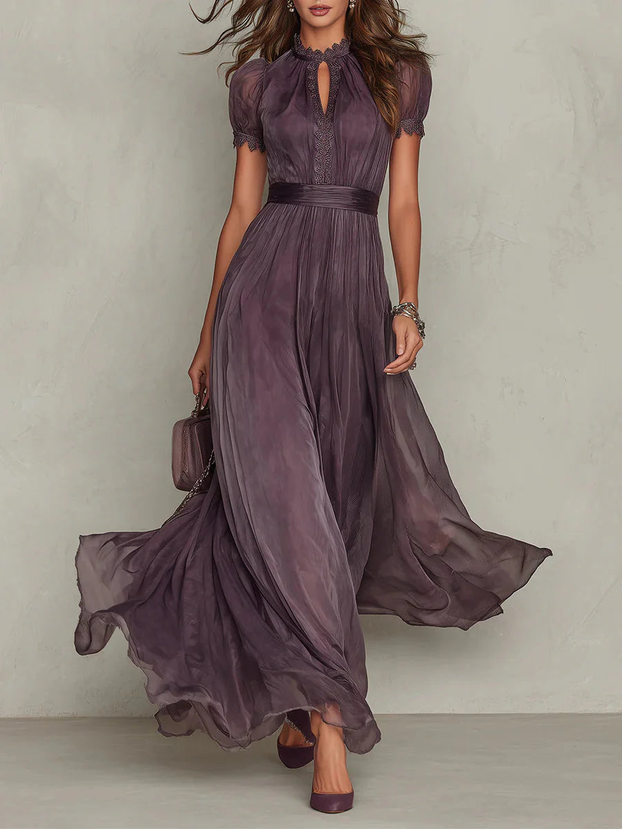 Flavia • Vestito lungo viola con scollo a chiave, bordo in pizzo di chiffon